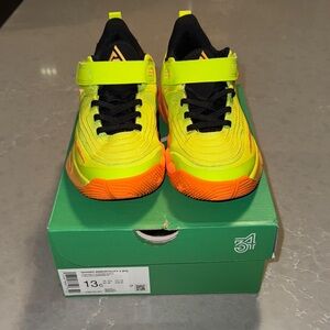 Nike kids size 13c Giannis Immortality 4 Neon Yellow & Orange Athletic Shoes